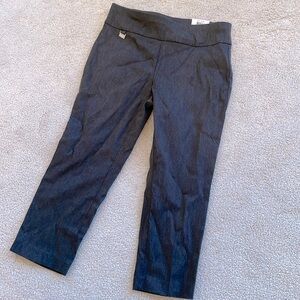 NWT - Alfani Cropped / Capri with tummy control 
Size 6P - Heather grey